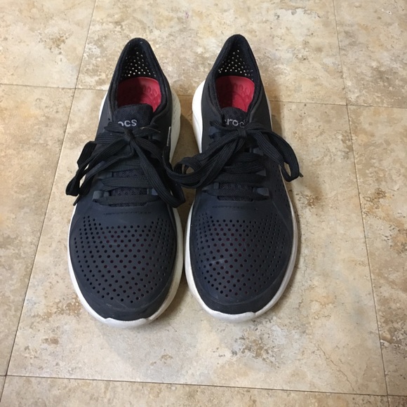 croc tennis shoes for women